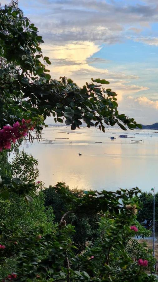 Thanh Nhi Homestay Cam Ranh Exterior foto