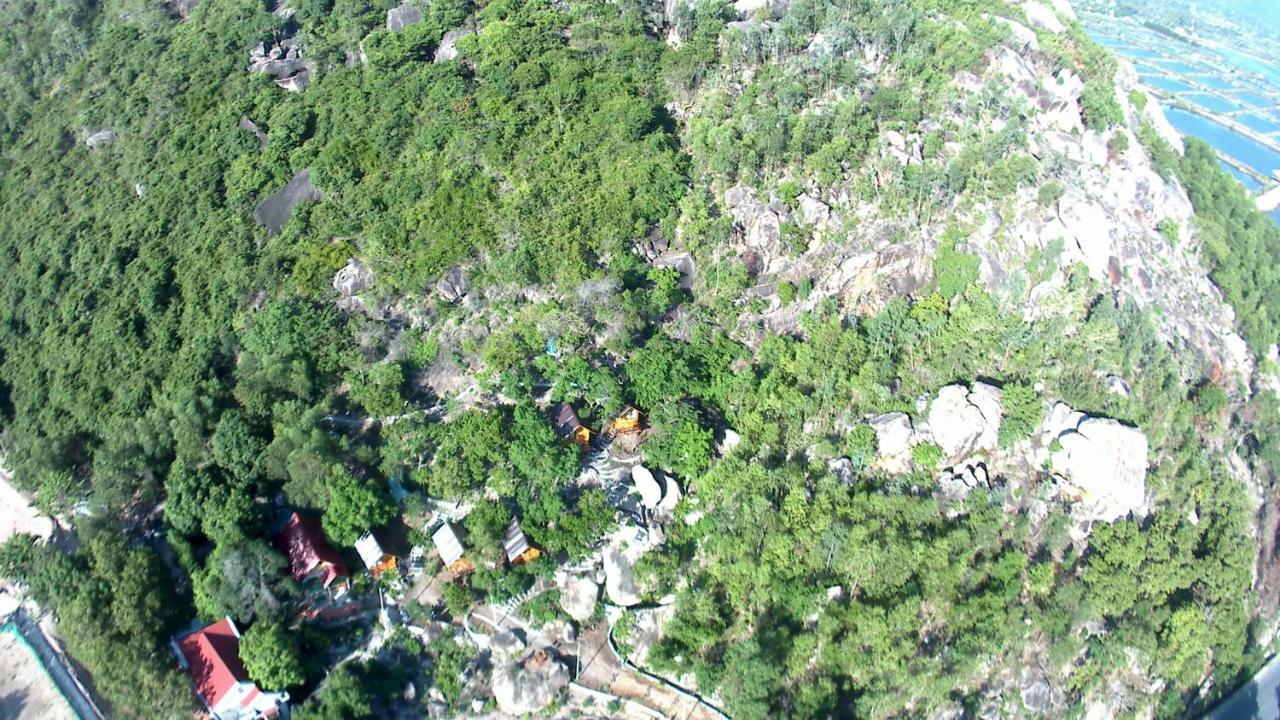 Thanh Nhi Homestay Cam Ranh Exterior foto